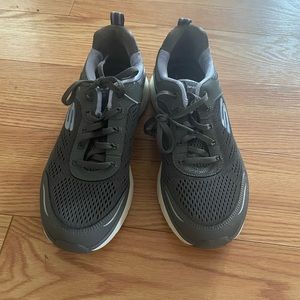 Sketchers D’Lux Walker Sneakers 8.5